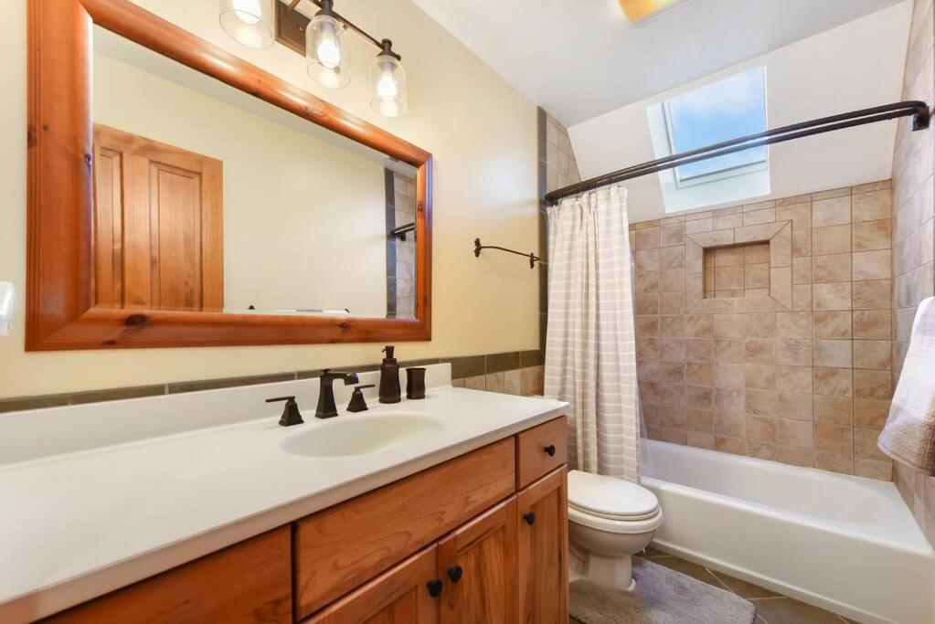 Hot Tub (Jacuzzi) - Photo 3