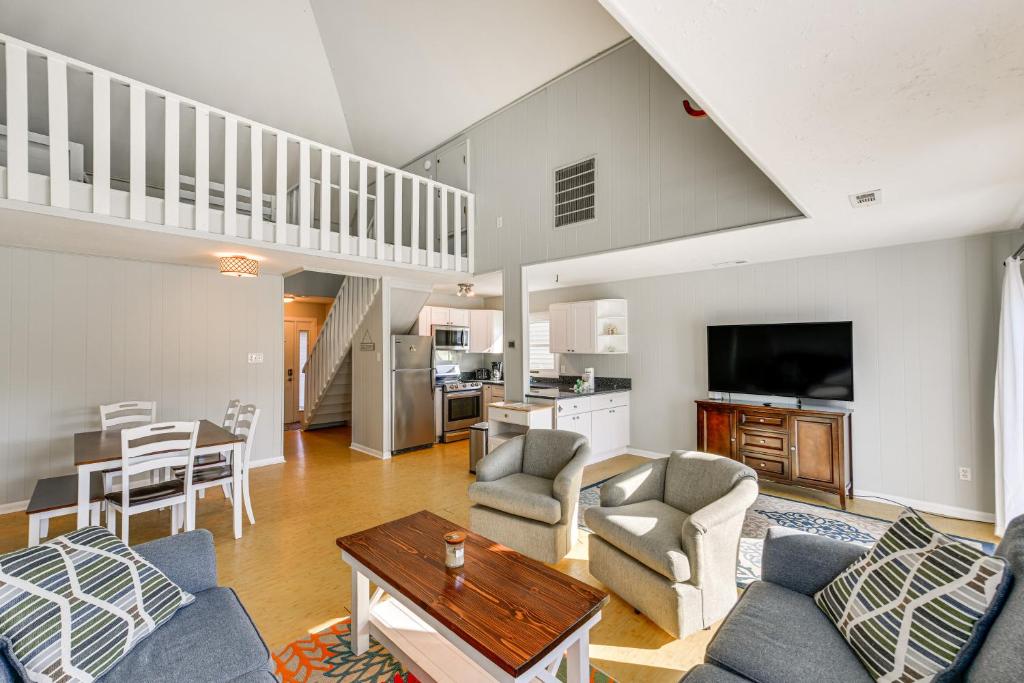 Private Dock, Hot Tub Waterfront Ocean Pines Home - Image 5