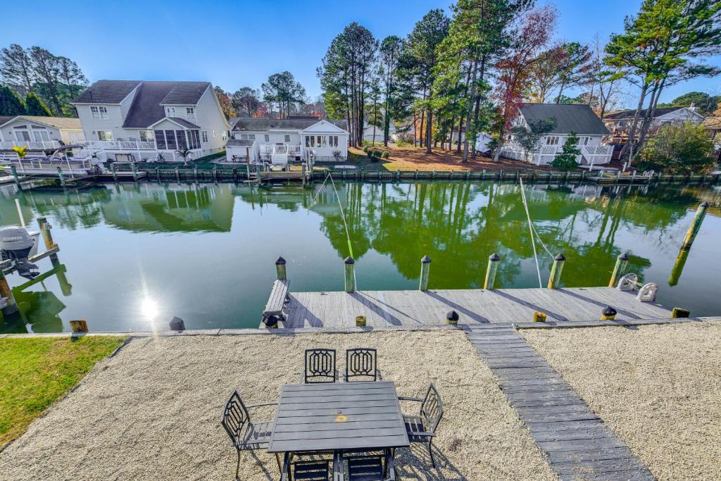 Private Dock, Hot Tub Waterfront Ocean Pines Home
