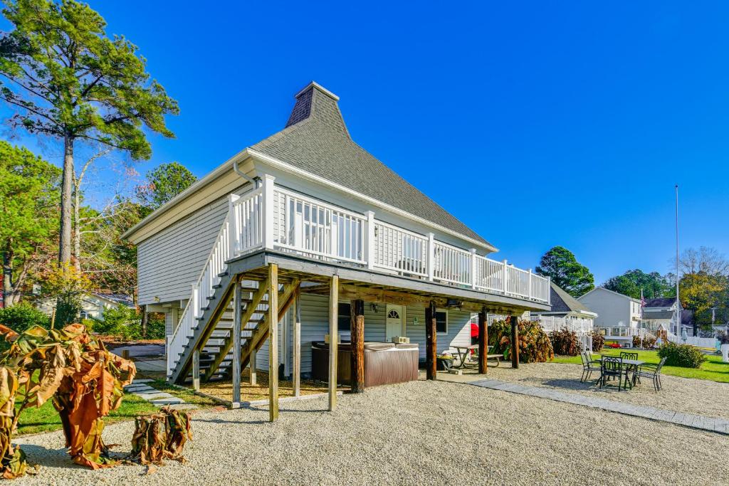 Hot Tub (Jacuzzi) - Photo 3