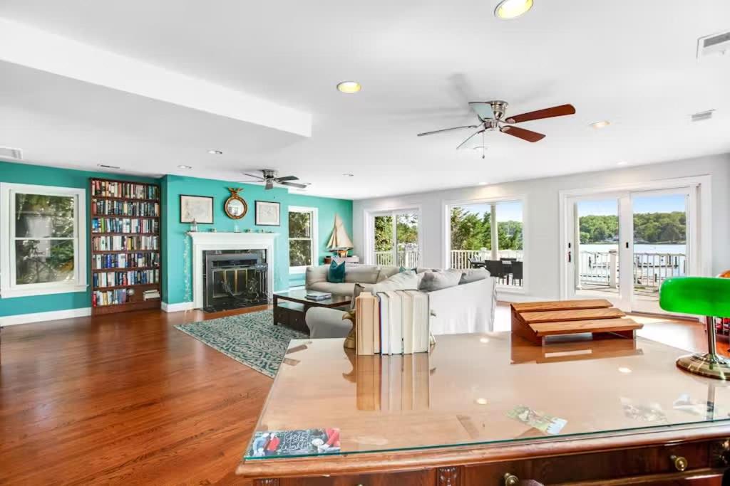 Oasis by the Bay - Waterfront Heated Pool Hot Tub - Image 8