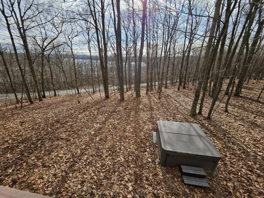 Hot Tub (Jacuzzi) - Photo 2