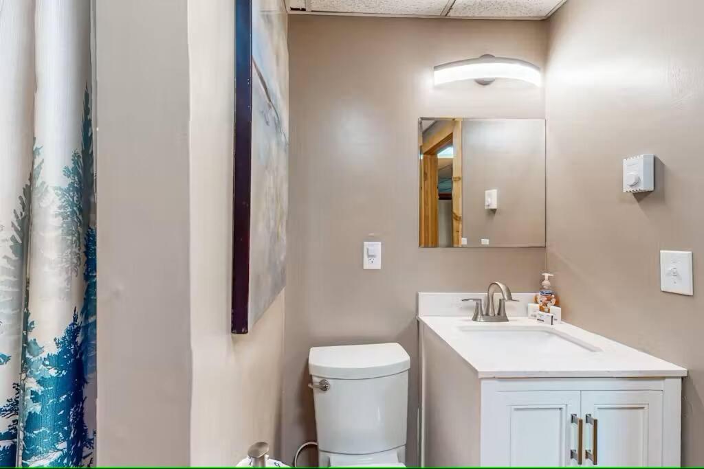 Federal Workers Save Cozy Log Cabin Near Lake - Image 8