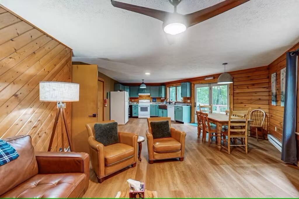 Federal Workers Save Cozy Log Cabin Near Lake - Image 4