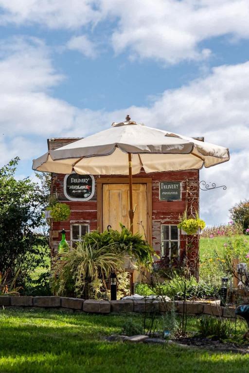 Historic Cottage Retreat-IG Cowboy Pool-Hot Tub - Image 5