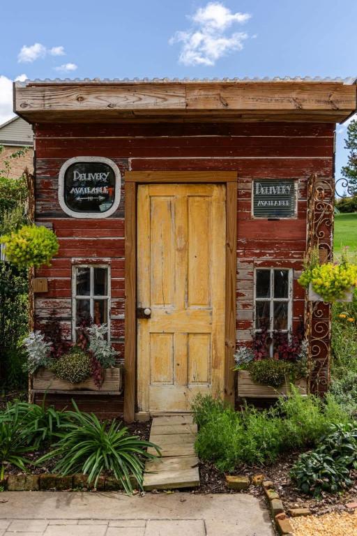 Historic Cottage Retreat-IG Cowboy Pool-Hot Tub - Image 7