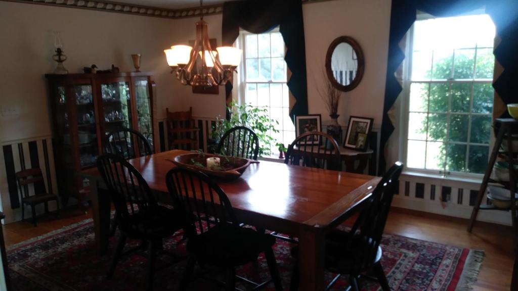 Marvels on the creek - Image 4