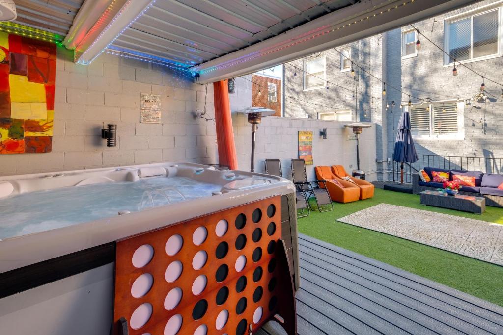 Hot Tub and Rooftop Game Room Unique Home in DC