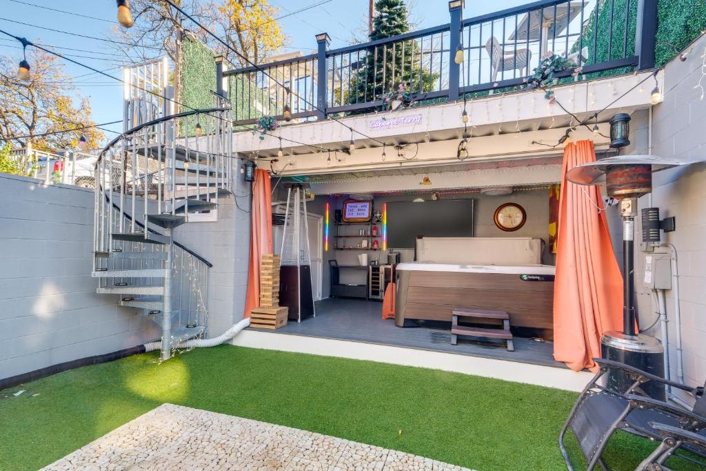 Hot Tub and Rooftop Game Room Unique Home in DC