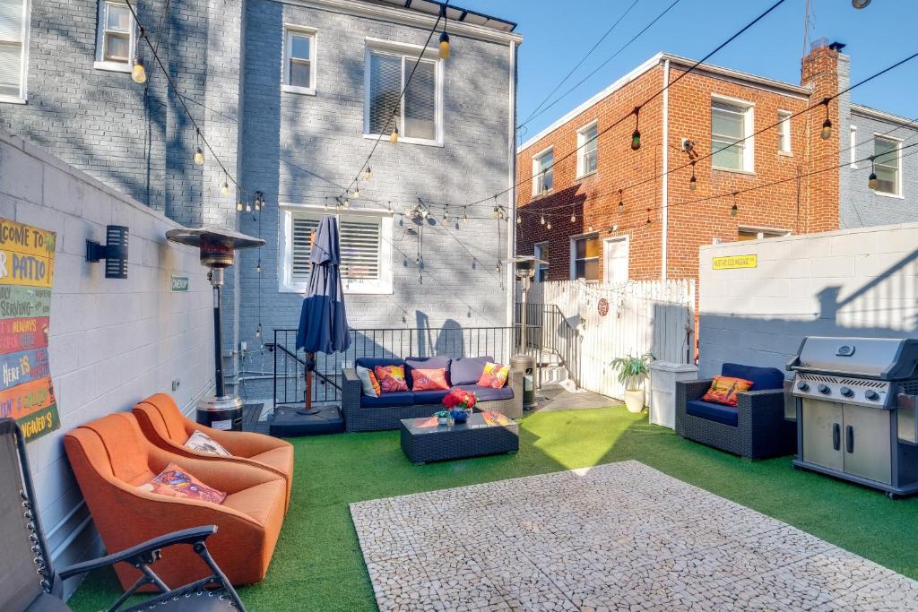 Hot Tub and Rooftop Game Room Unique Home in DC - Image 6