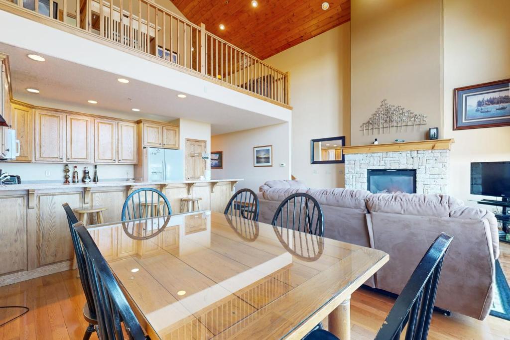 Waterside Wilderness Retreat - Image 4