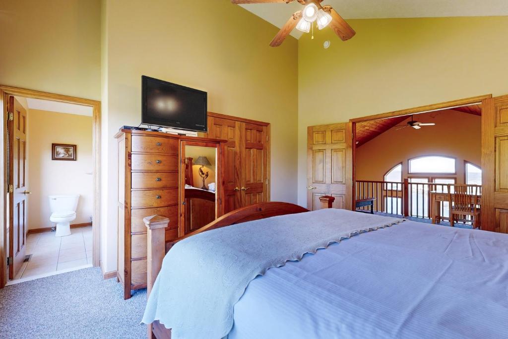 Waterside Wilderness Retreat - Image 7