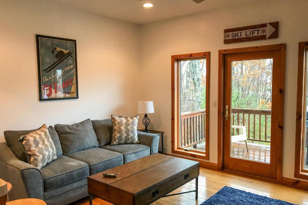 Slopeslide Lakehouse