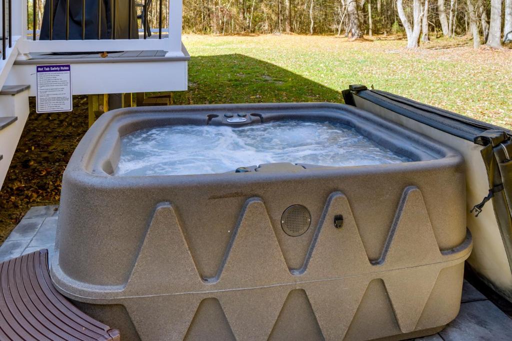 Hot Tub (Jacuzzi) - Photo 5