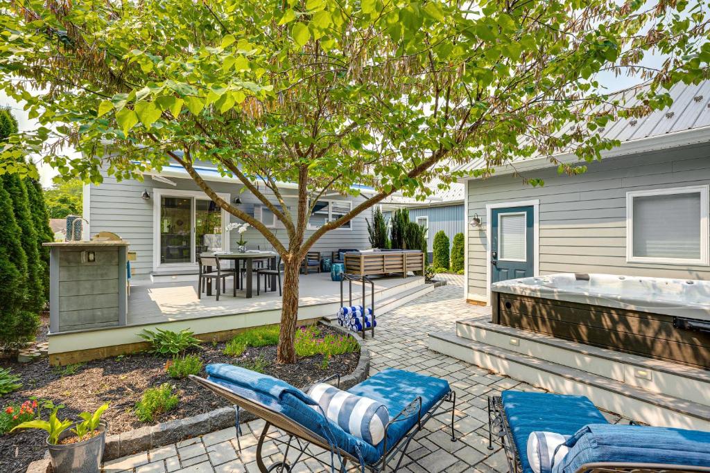 Hot Tub (Jacuzzi) - Photo 2