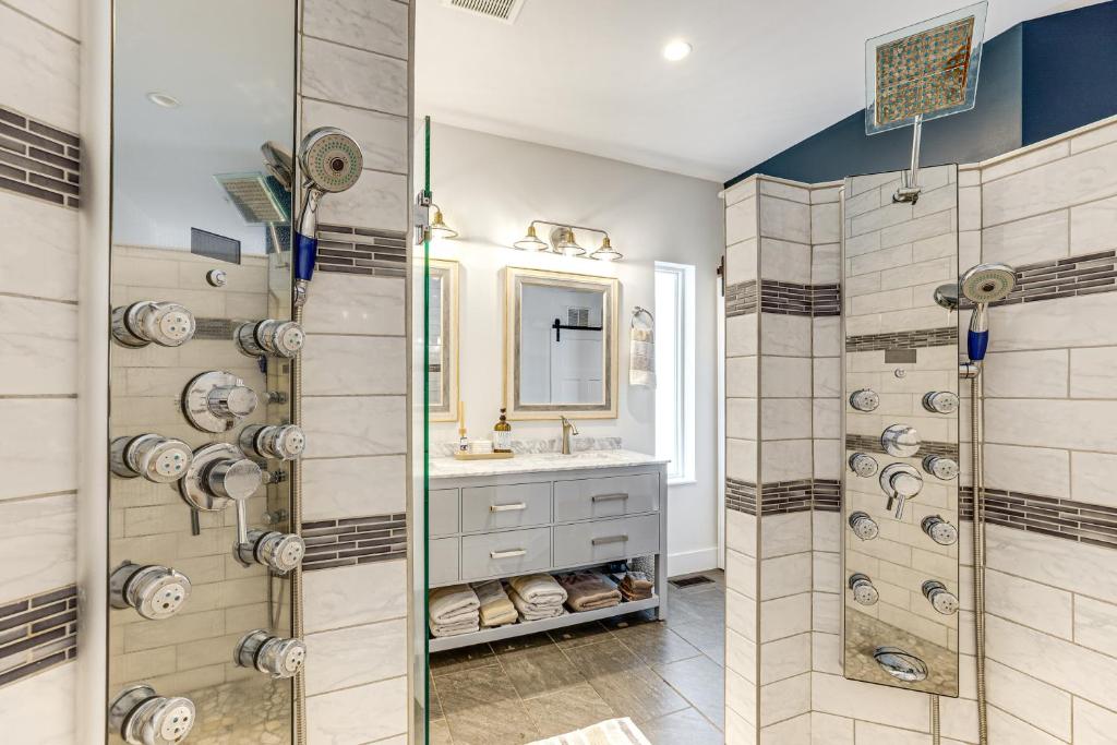 Near Solomons Island Boardwalk Home with Hot Tub! - Image 8