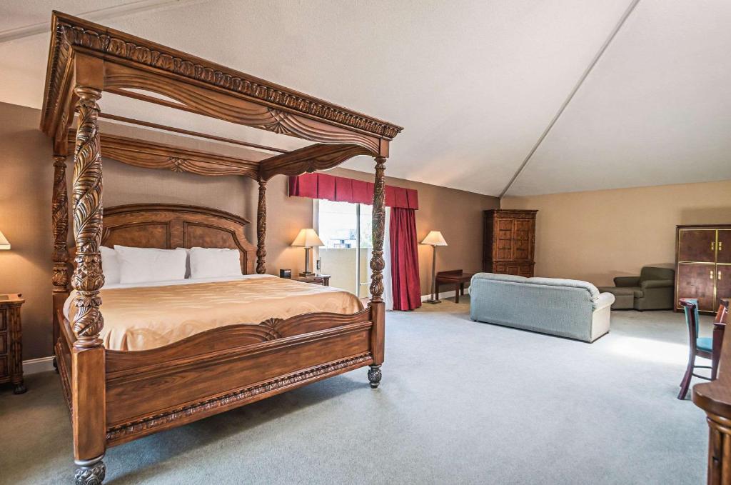 Quality Inn & Suites Frostburg-Cumberland - Image 8