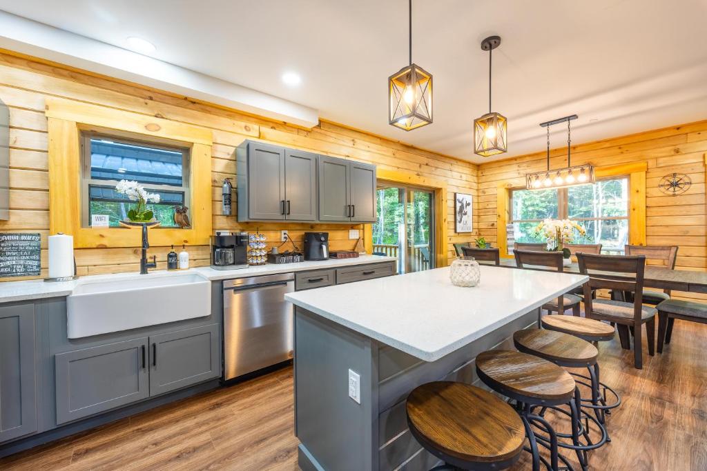 Carefree Wisper-new Build, Hot Tub, Bbq & Ev - Image 6