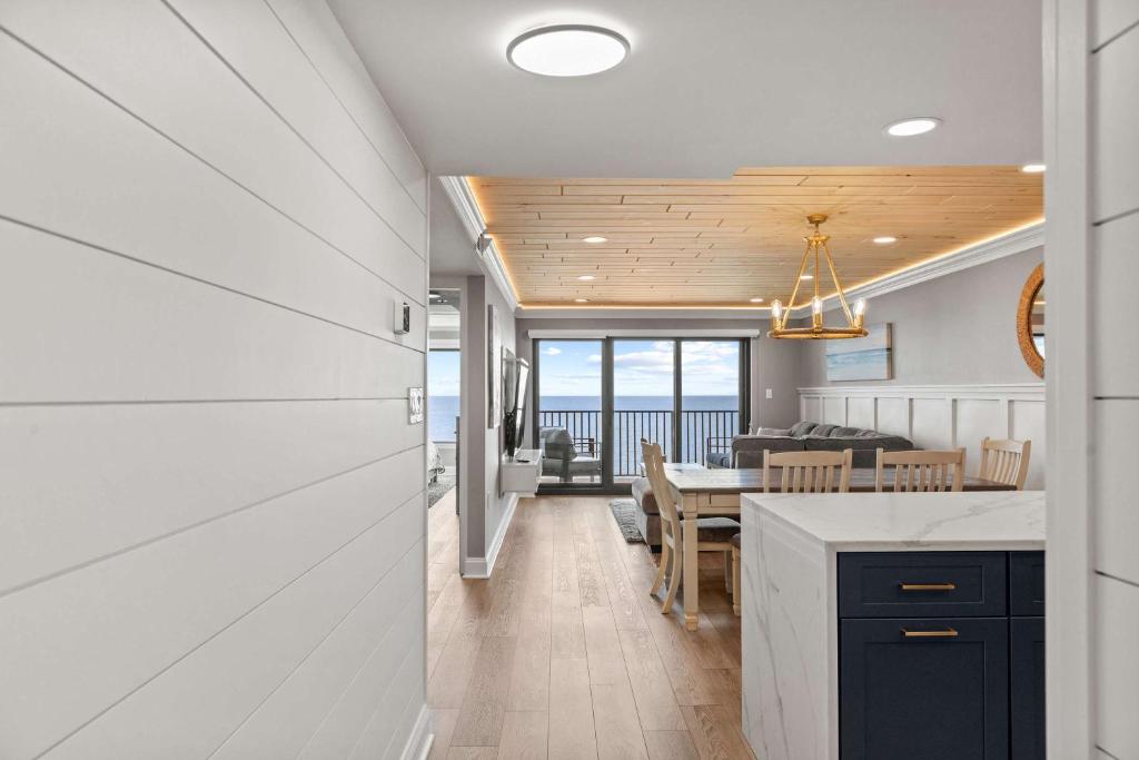 Ultra Luxe Direct Oceanfront Escape - Marigot 1004 - Image 6