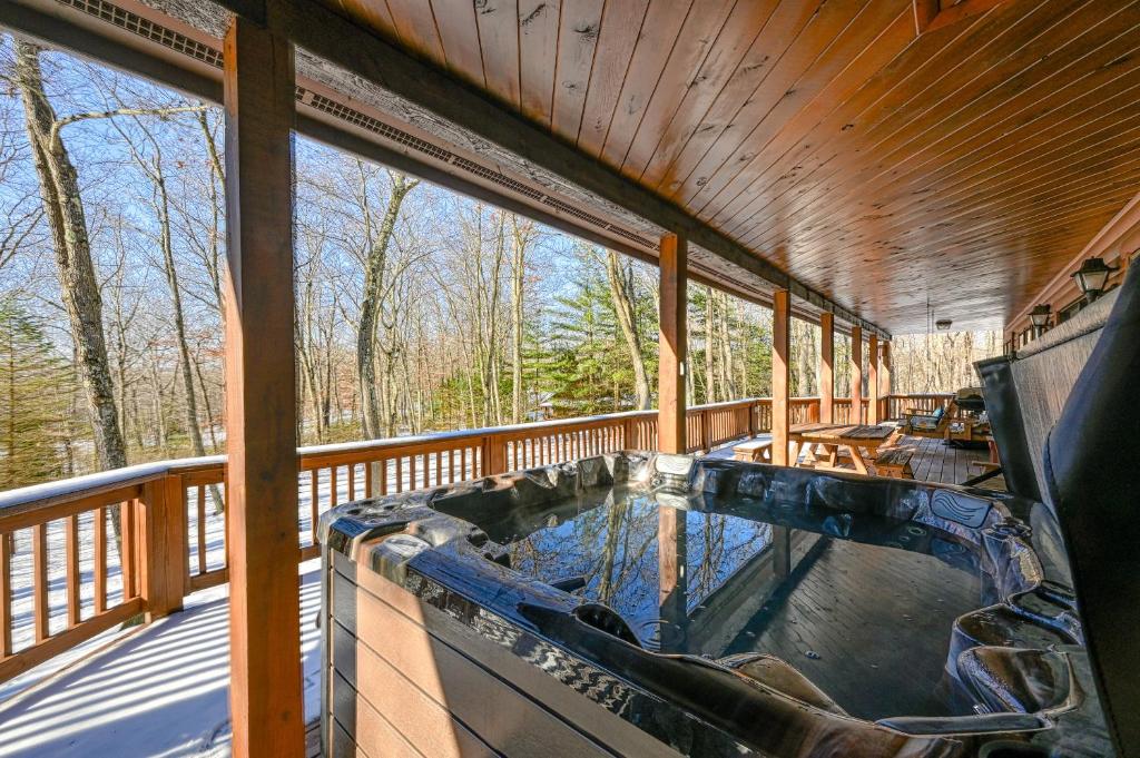 Hot Tub (Jacuzzi) - Photo 7