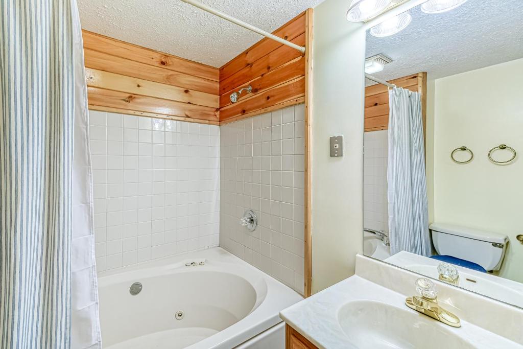 Hot Tub (Jacuzzi) - Photo 9