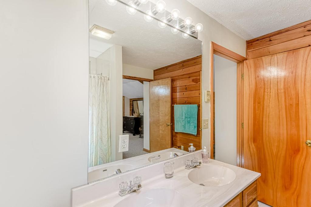 Tall Oaks Retreat - Image 8