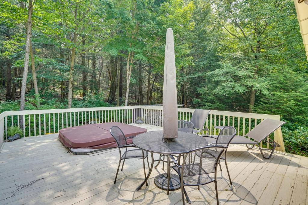 Lakefront Otis Home with Stunning Views and Boats!