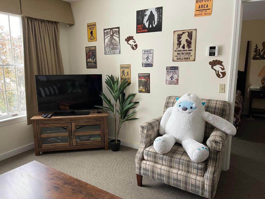 Unique Yeti-Theme Ski On Off Suite Jiminy-Sleeps 4 - Image 5