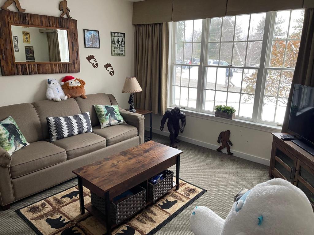 Unique Yeti-Theme Ski On Off Suite Jiminy-Sleeps 4 - Image 4