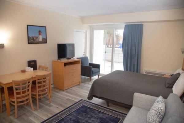 Courtyard Resort - Image 6