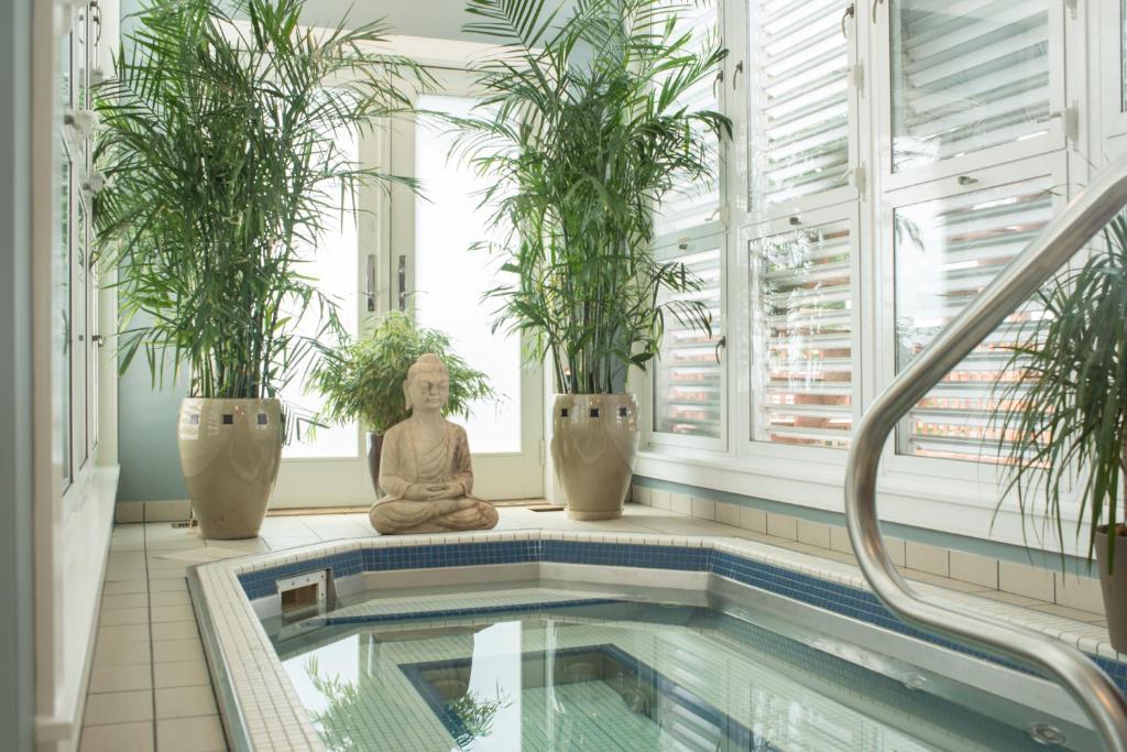 Hot Tub (Jacuzzi) - Photo 4