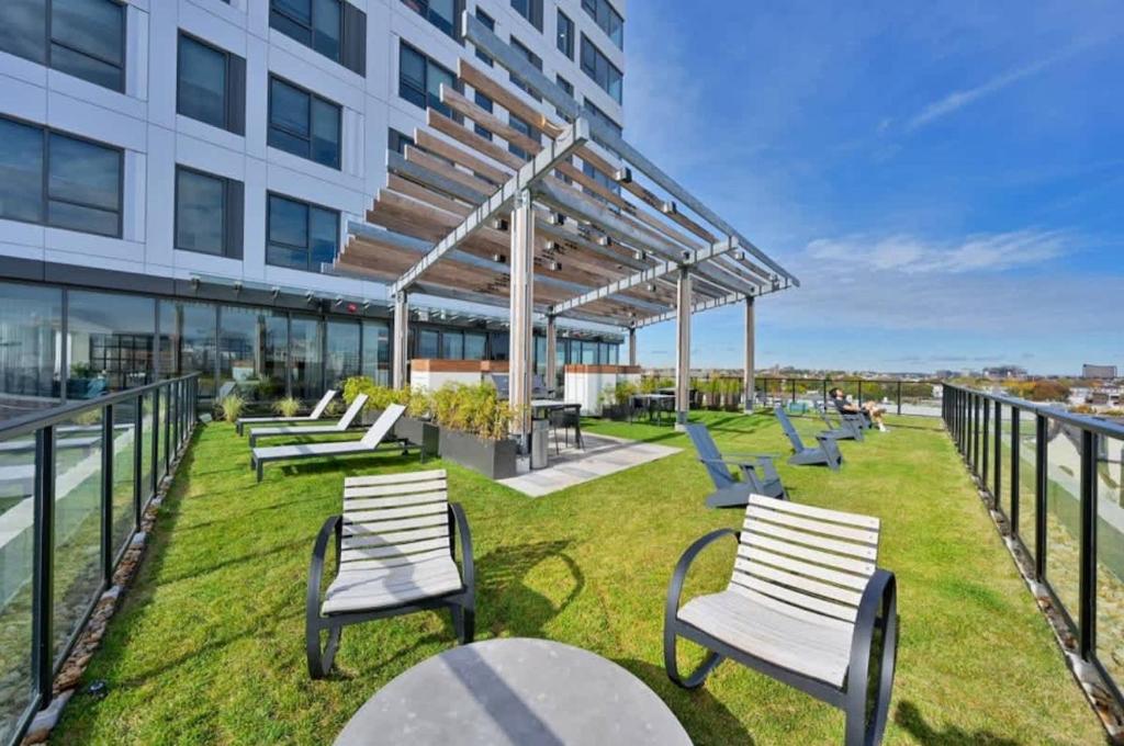 Upscale Penthouse near MIT Harvard Central Square - Image 6