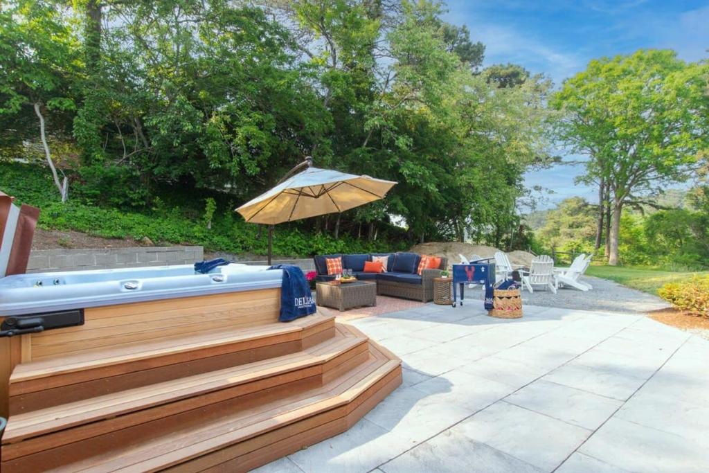 Hot Tub (Jacuzzi) - Photo 4