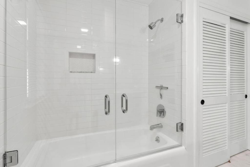 Stunning Waterfront Home with Hot Tub Deck Fire Pits and Office