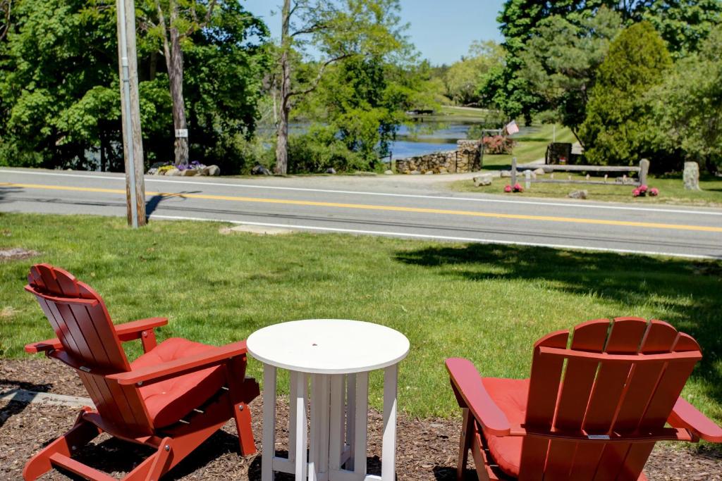 Gorgeous Cape Cod Mansion With Spa Near Beach - Image 8