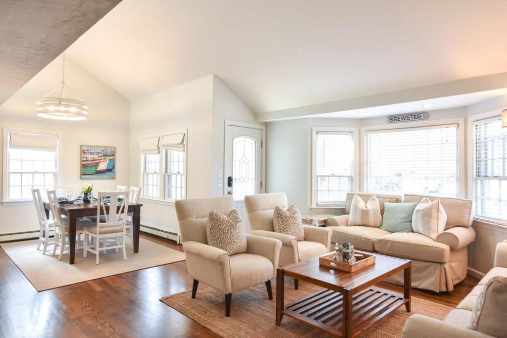 Hot Tub 1 Mile to Swimming on Long Pond - Image 7