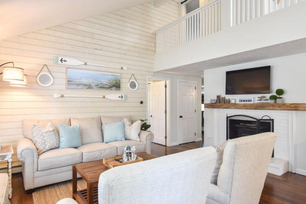 Hot Tub 1 Mile to Swimming on Long Pond - Image 8