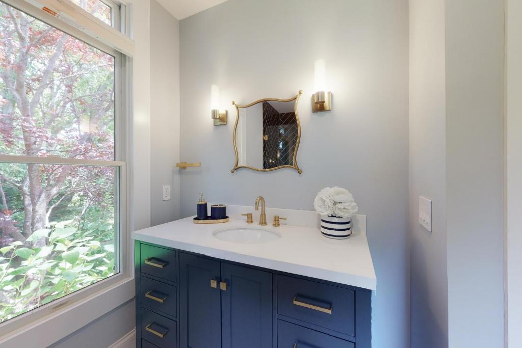 Bayfront Dreaming - Image 7