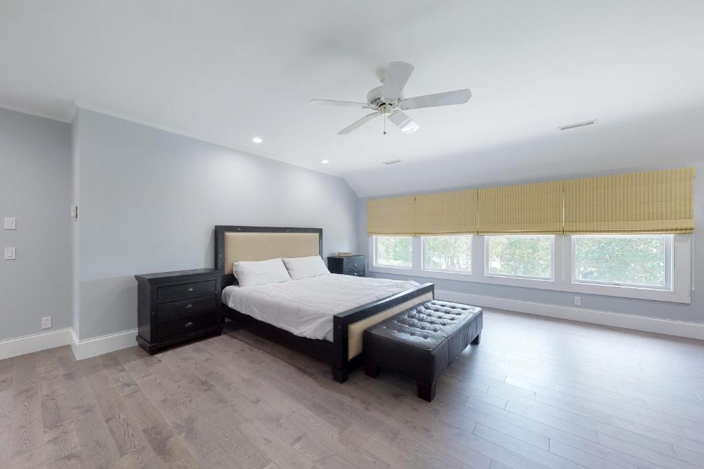 Bayfront Dreaming - Image 6