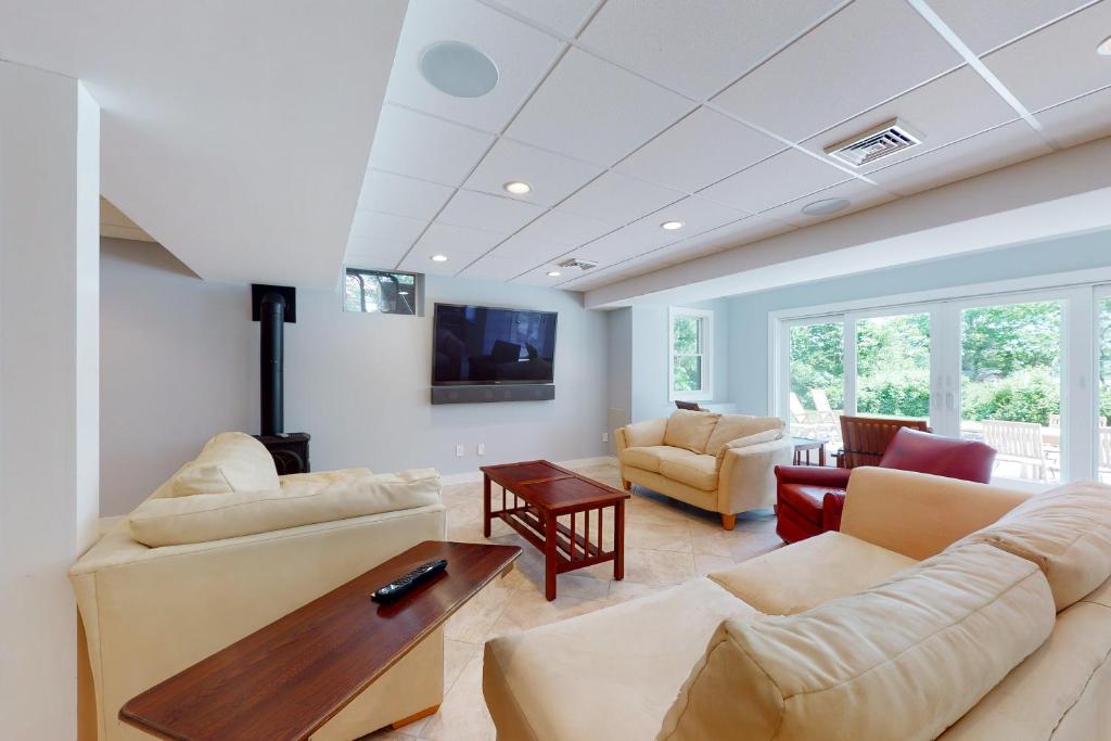 Bayfront Dreaming - Image 5