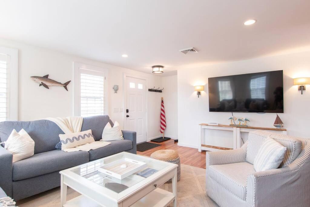 Game Room Rooftop Deck Fire Pit! - Image 7