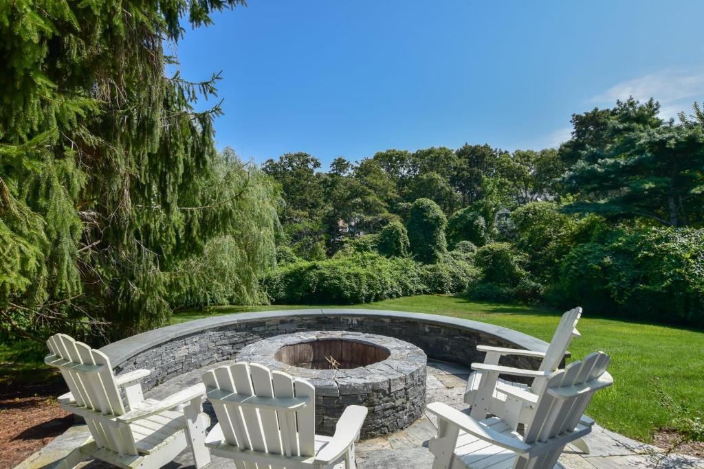 Game Room Rooftop Deck Fire Pit! - Image 4