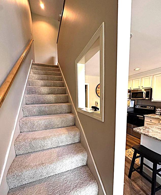 Luxury Jiminy Ski On Off Village Ctr Condo Sleeps4 - Image 8