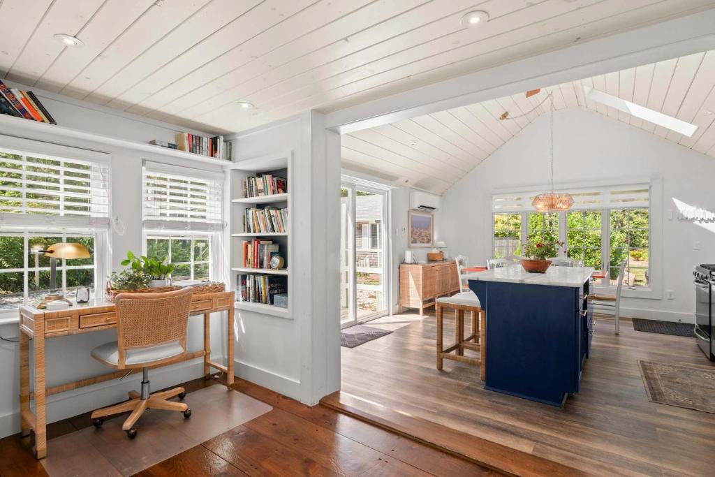 Private Hot Tub Near Dennis Pond - Image 8