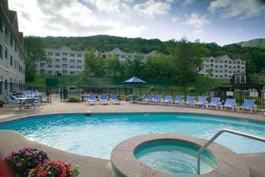 WOW-New Ski OnOff Suite By Pool Sleeps 4 Jiminy Pk