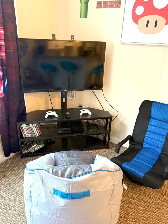 Game Night Suite at Jiminy Peak Ski OnOff Sleeps 4 - Image 6