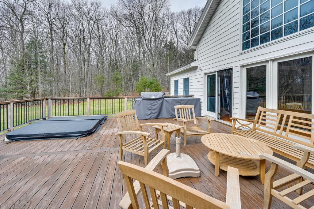 Hot Tub (Jacuzzi) - Photo 2