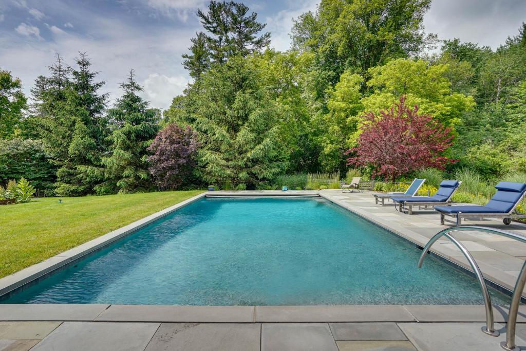 Stockbridge Retreat with Pool and Hot Tub! - Image 4