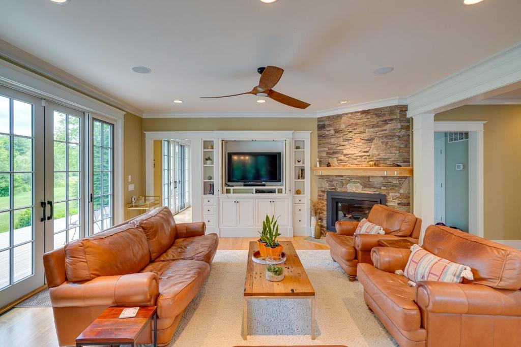 Stockbridge Retreat with Pool and Hot Tub! - Image 6