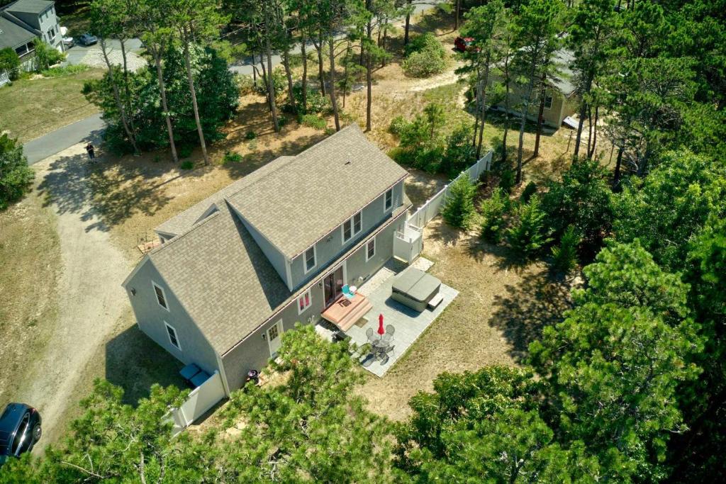 Charming Getaway with Hot Tub Dog Friendly